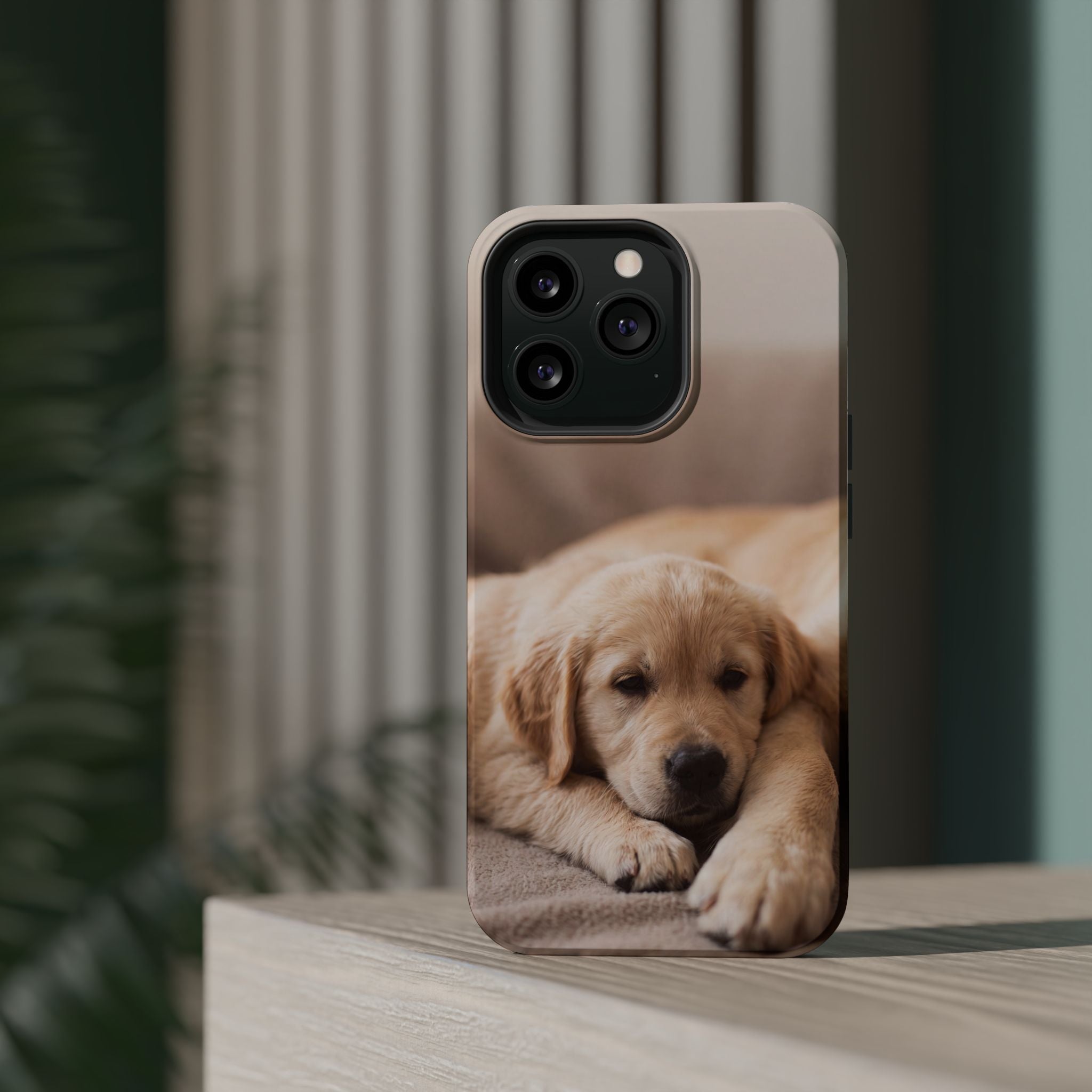 Golden Retriever Puppy Phone Case — Impact-Resistant Wireless Charging Cover