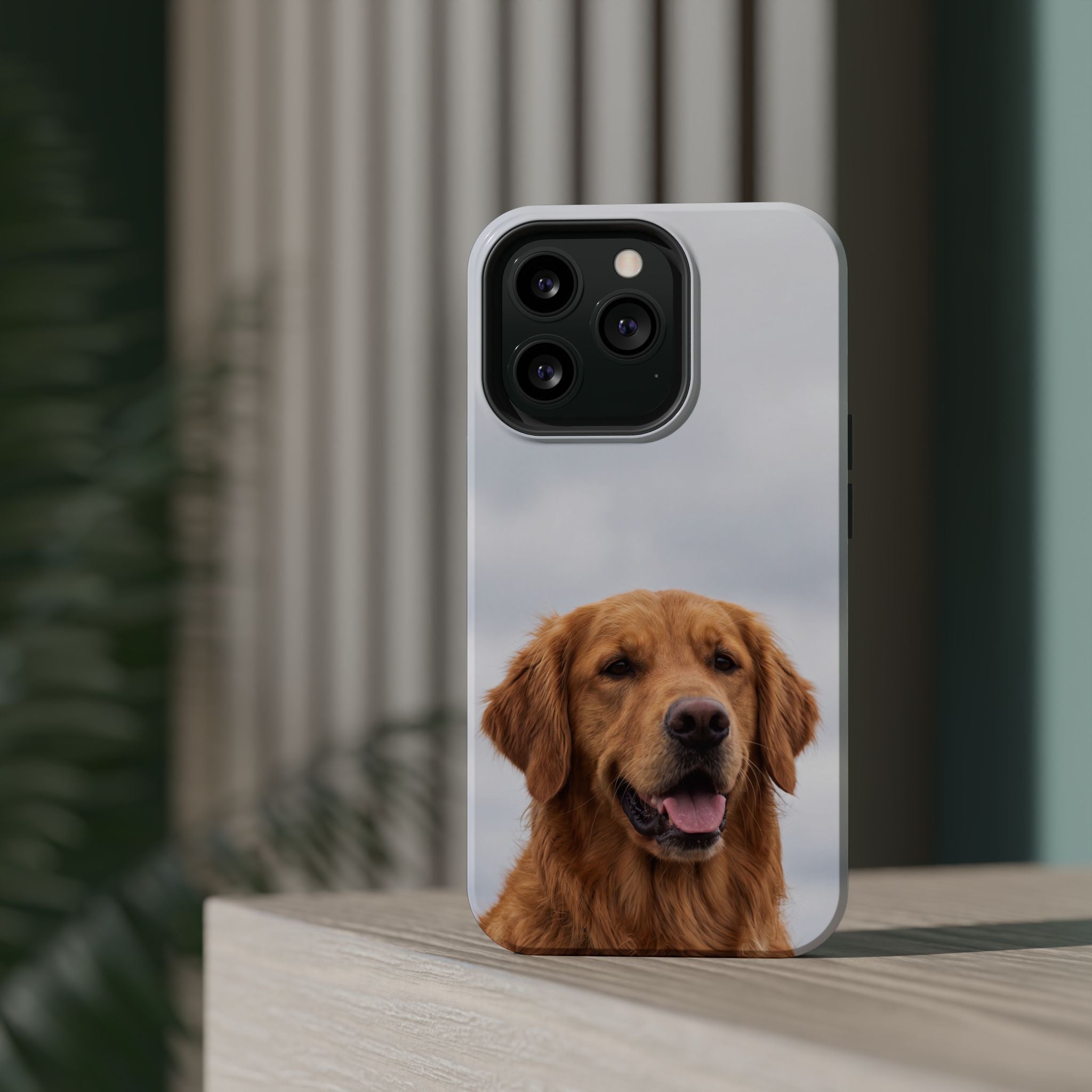 Golden Retriever Phone Case — Impact-Resistant Wireless Charging Cover