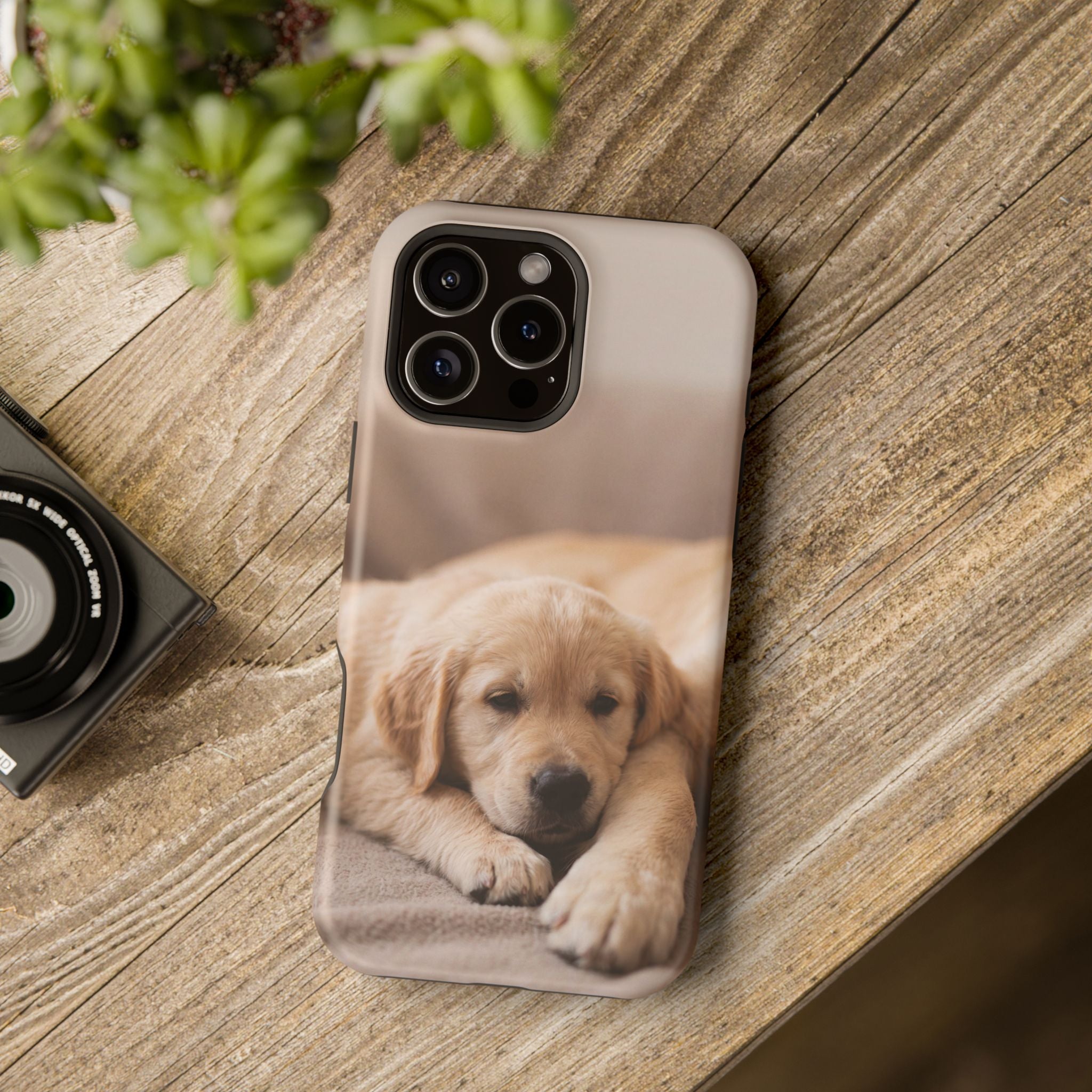 Golden Retriever Puppy Phone Case — Impact-Resistant Wireless Charging Cover