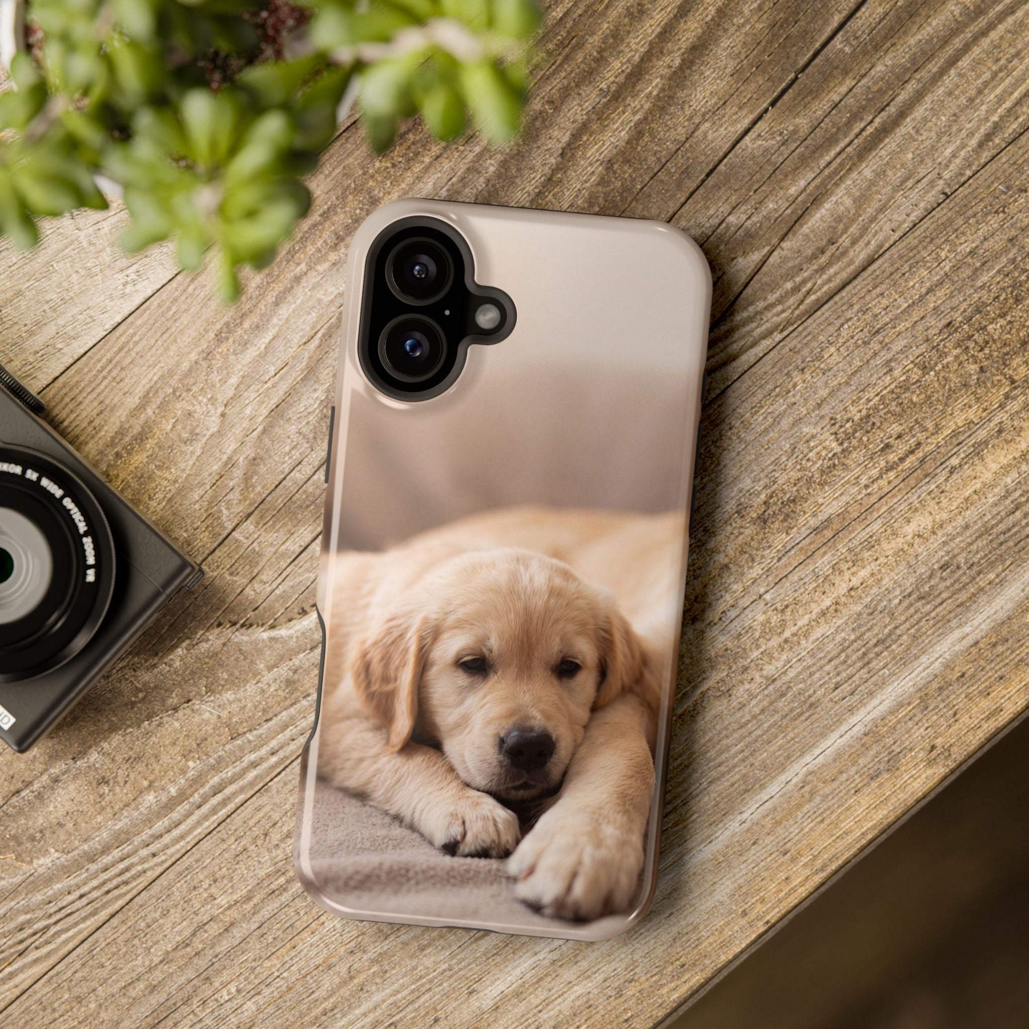 Golden Retriever Puppy Phone Case — Impact-Resistant Wireless Charging Cover