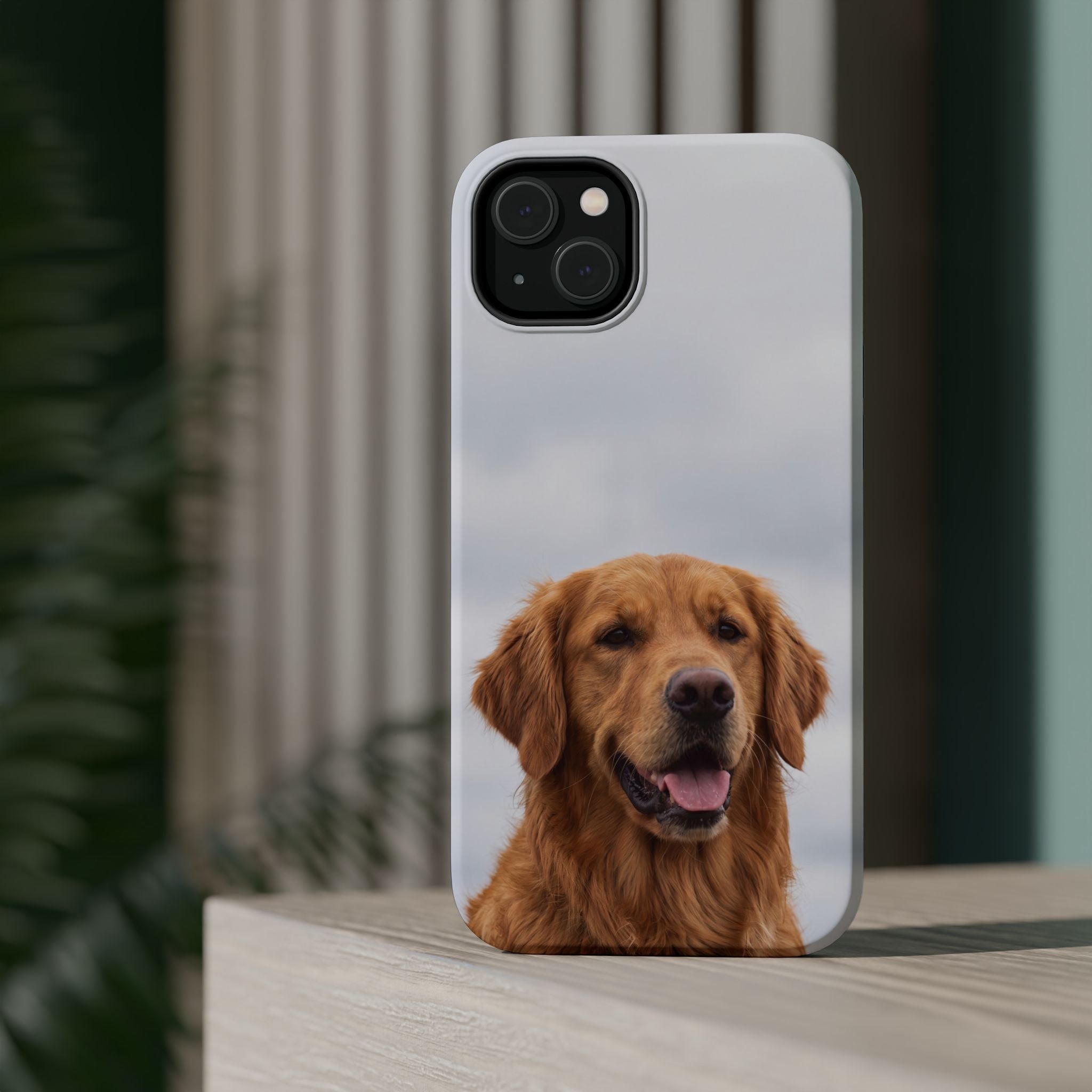 Golden Retriever Phone Case — Impact-Resistant Wireless Charging Cover