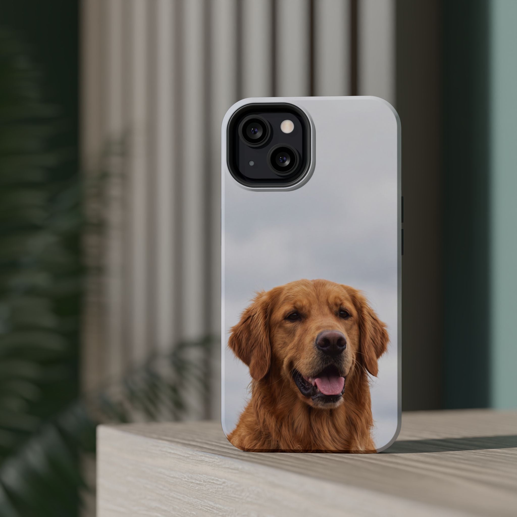 Golden Retriever Phone Case — Impact-Resistant Wireless Charging Cover