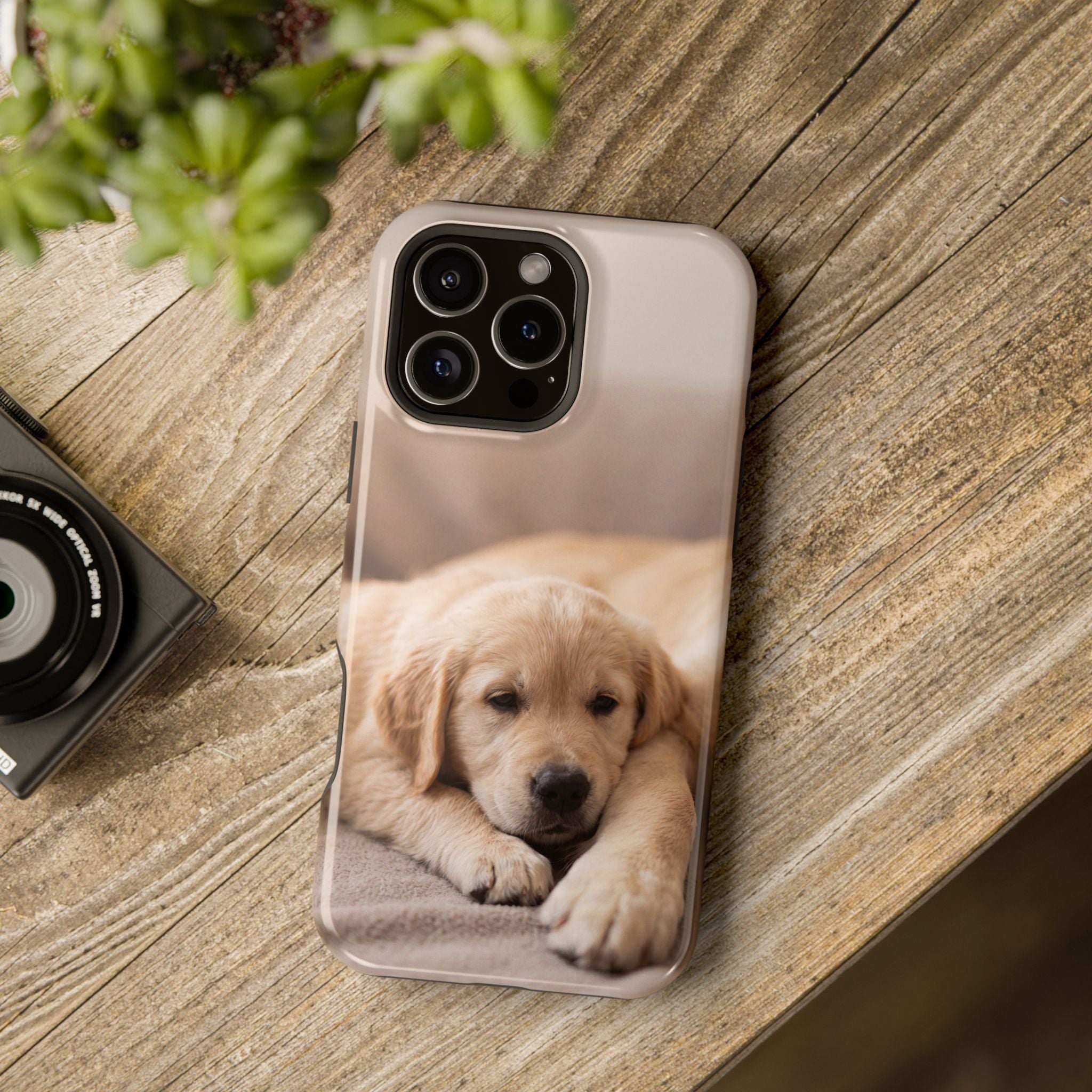 Golden Retriever Puppy Phone Case — Impact-Resistant Wireless Charging Cover
