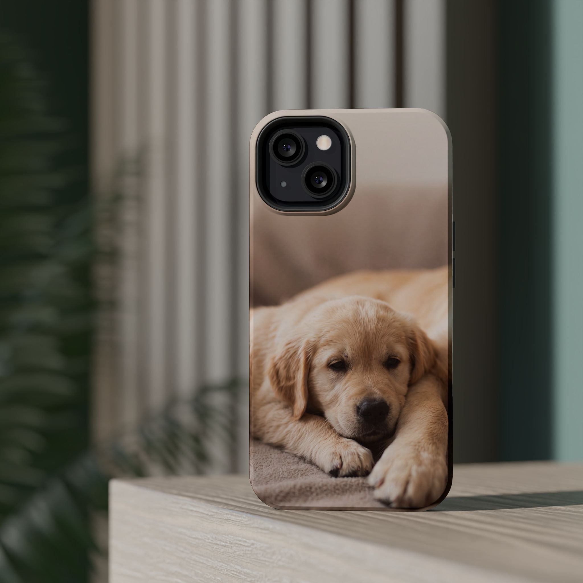 Golden Retriever Puppy Phone Case — Impact-Resistant Wireless Charging Cover