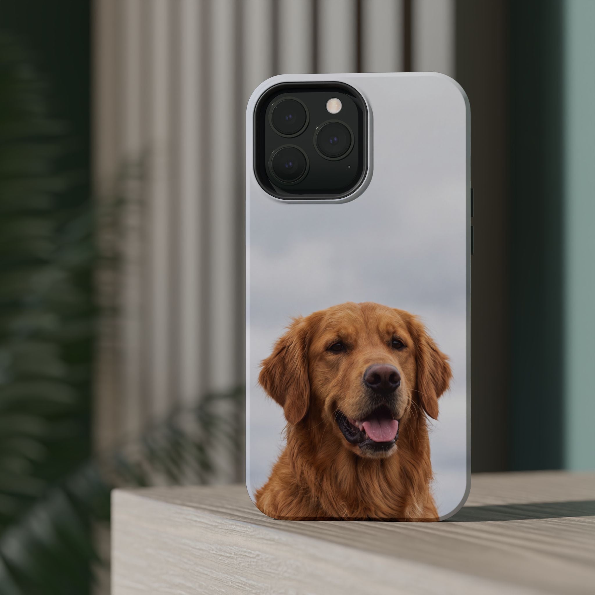 Golden Retriever Phone Case — Impact-Resistant Wireless Charging Cover