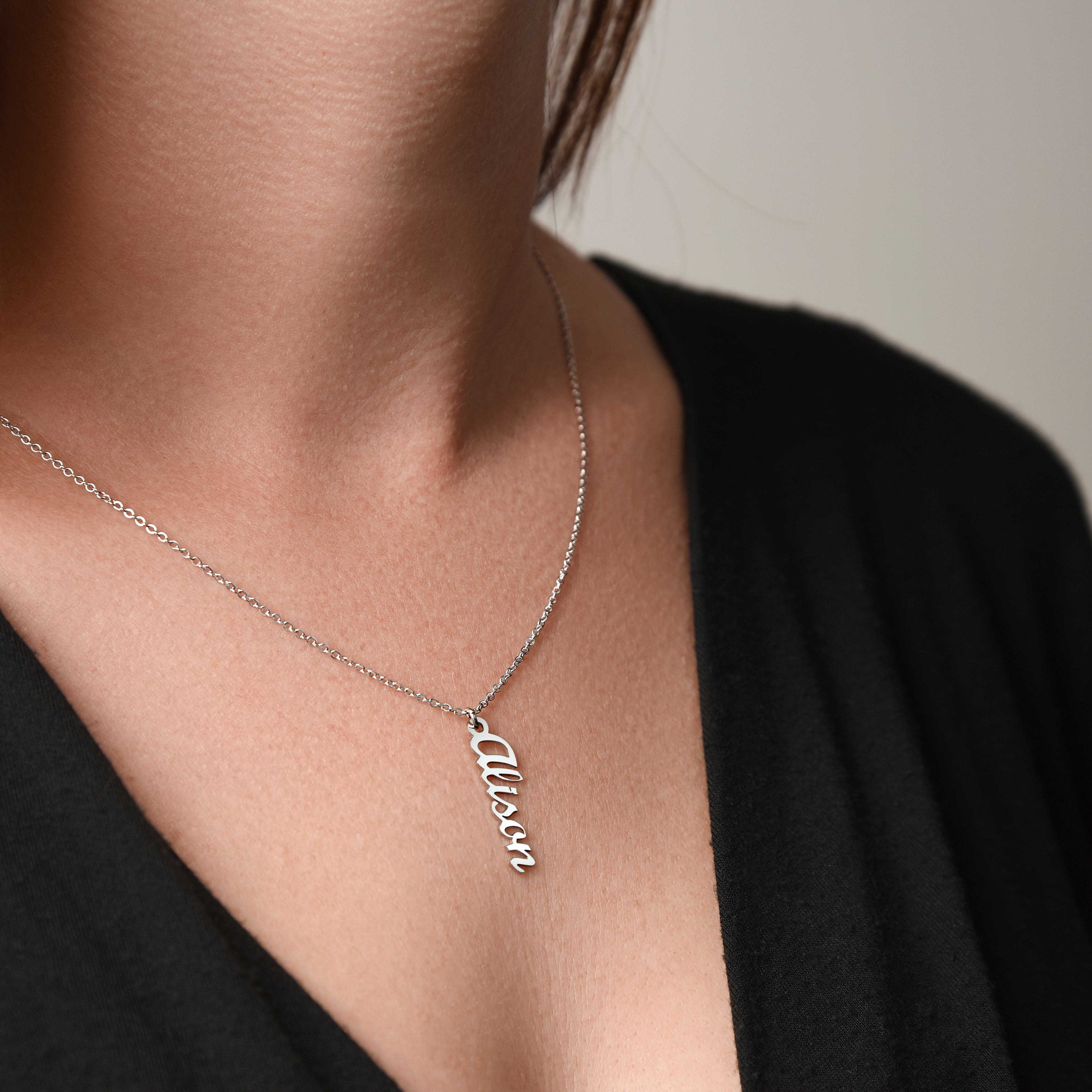Personalized Vertical Name Necklace – Custom Cursive Nameplate Pendant