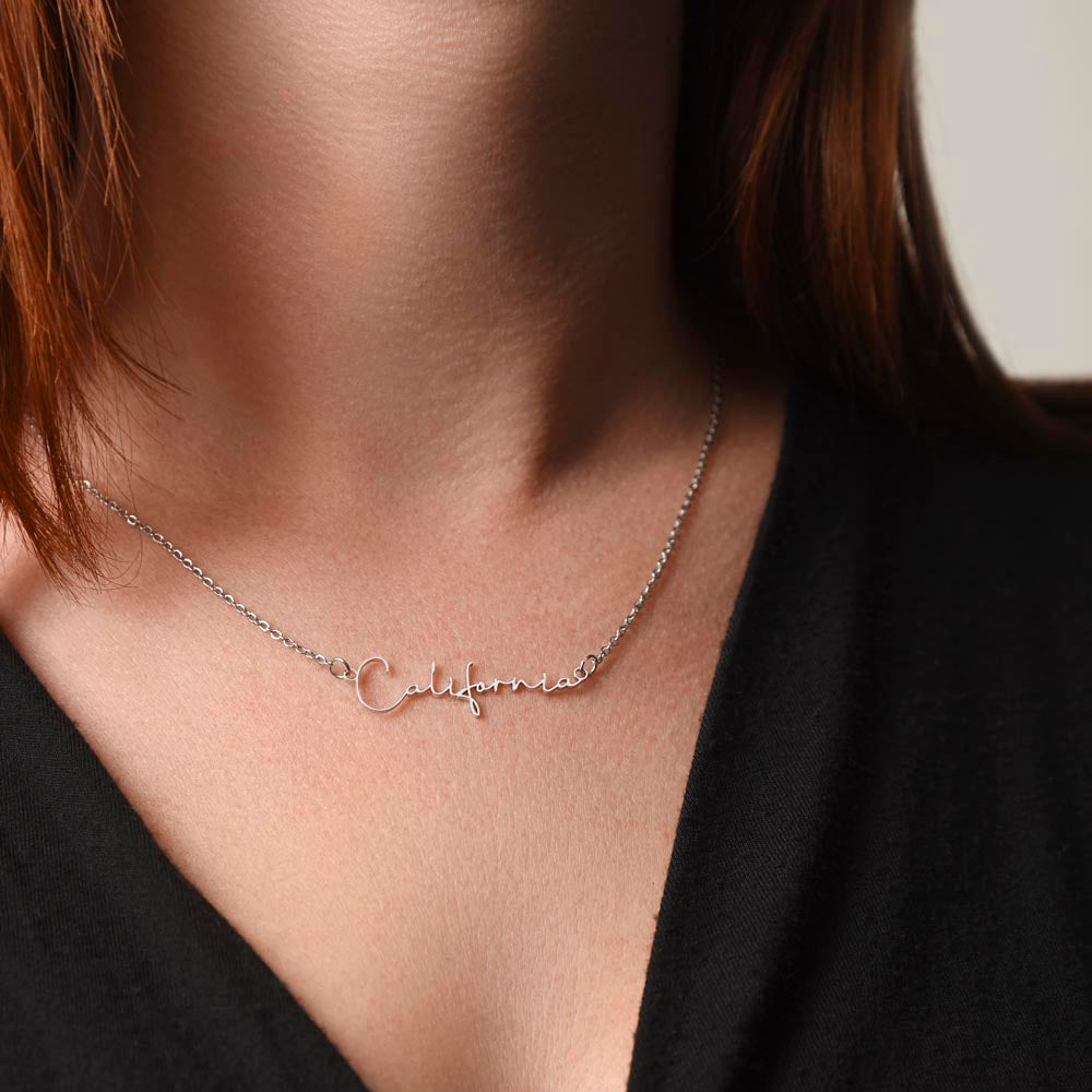 Signature Style Name Necklace – Personalized Custom Nameplate Pendant
